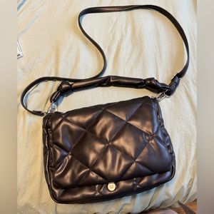 Quilted crossbody handbag